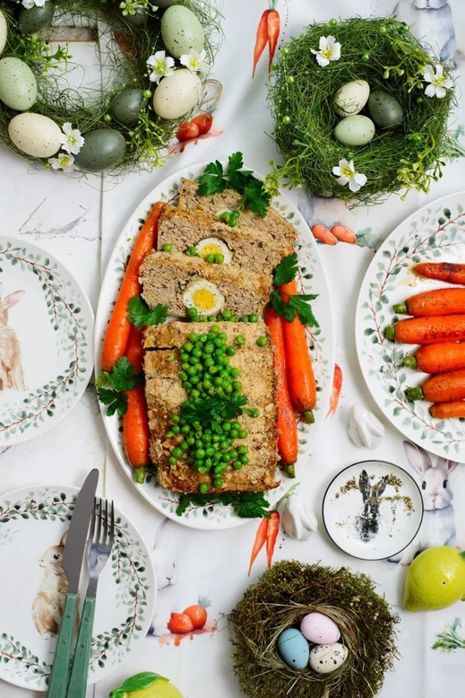 Мясной рулет идеально подойдет на праздничный ужин