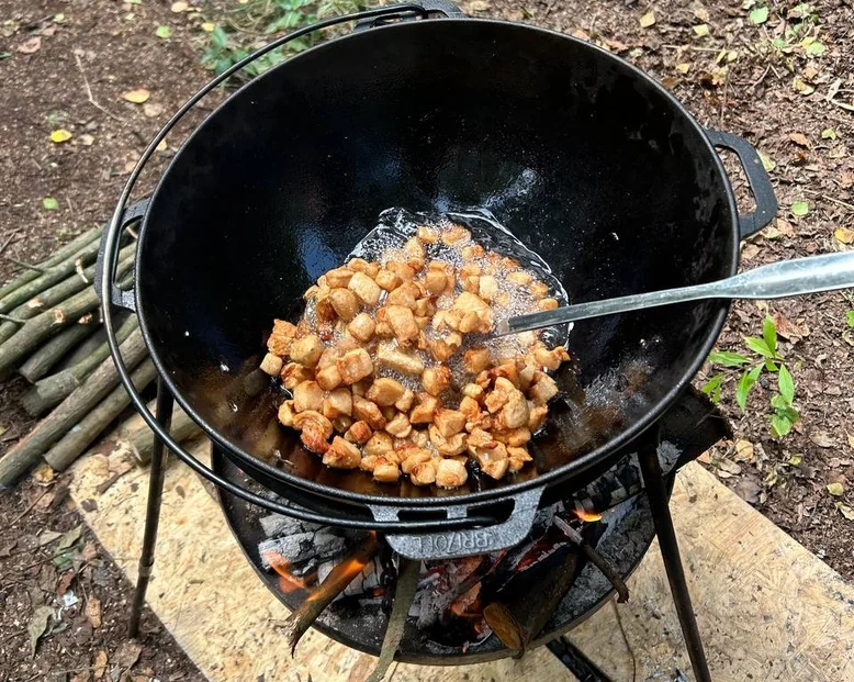 Жирне домашнє сало є основою приготування бограчу