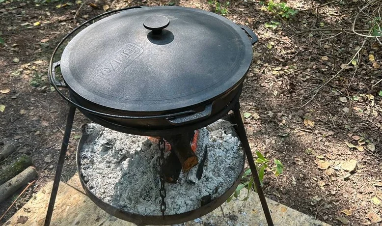 Закарпатський бограч готується на вогні