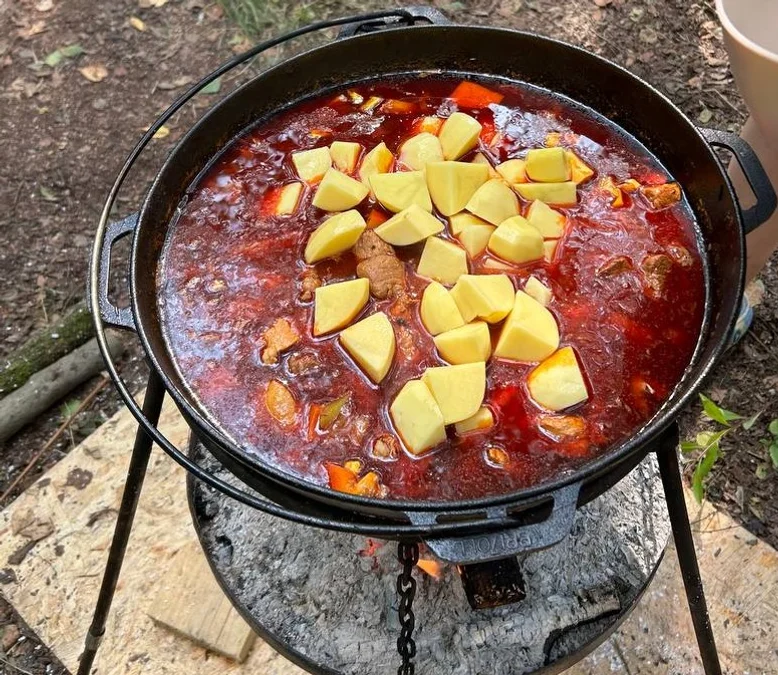 Бограч виходить жирним, ситним, ароматним і смачним