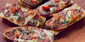 Піца-багет: рецепт бутербродів з чорізо, пасатою та моцарелою