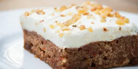 Рецепт морковно-миндального торта со сливочно-творожной глазурью