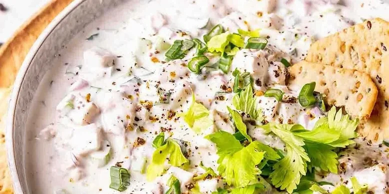 Сливочный куриный салат: рецепт обеда из трех ингредиентов