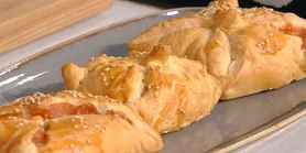 Рецепт ароматных пирожков с ветчиной, яйцом и сыром