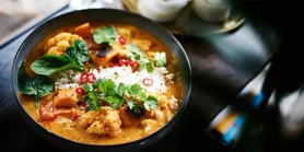 Острое куриное карри по-сингапурски