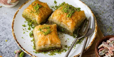 Домашняя пахлава: рецепт с фило и апельсиново-кардамоновым сиропом