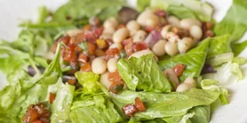 Рецепт салата из фасоли и маринованных грибов