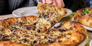 Мегасырная пицца с грибами: рецепт с тестом на дрожжах