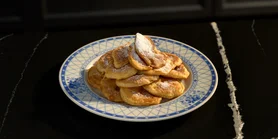 Рецепт ніжних оладок із яблуками на сніданок