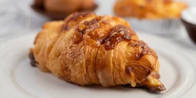 Замість валентинки. Мигдальний круасан за найпростішим рецептом