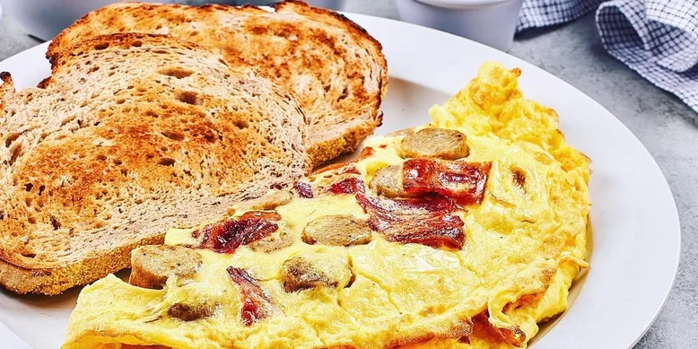 Сирний омлет: рецепт сніданку з максимальним смаком