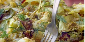 Рецепт салату з печеної капусти з тахіні та грейпфрутовою заправкою