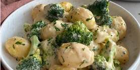 Полезный и простой обед картофель с брокколи тушеная в сливочном соусе