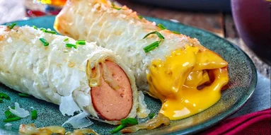 Сосиски в тесте фило: рецепт с пивным и сырным соусом