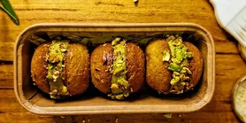 Рецепт печенья Дамские поцелуи с творогом и фисташками: идеально к игристому