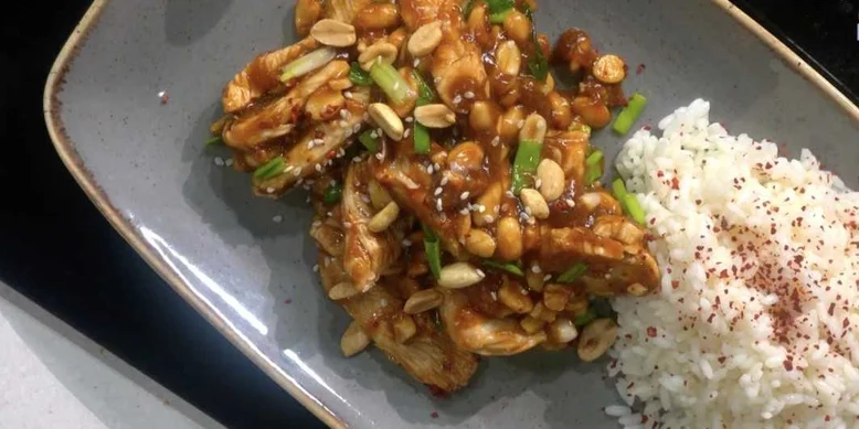 Пикантное куриное рагу по-сычуаньски: сочное блюдо восточной кухни