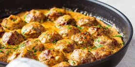 Фишболы в томатно-сливочном соусе: фрикадельки из рыбы