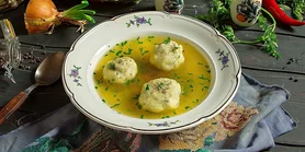 Куриный бульон с кнейдлах: еврейский «антибиотик» в тарелке