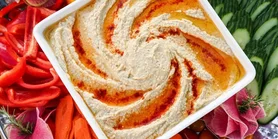 Чесночный дип с насыщенным умами-вкусом: для овощей и не только