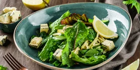 Зелений і свіжий : рецепт салату зі шпинату та артишоків з вінегретом і пармезаном