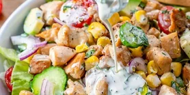 Куриный салат с авокадо: рецепт к обеду: