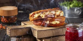 Малиновый сэндвич с Бри: рецепт сырного завтрака: рецепт сырного завтрака