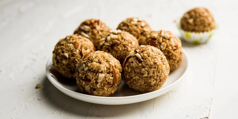 Вівсяні кульки з кленового тахіні: рецепт корисного перекусу