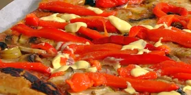 Овочева піца з соусом айолі: ідеальний смак Середземномор’я