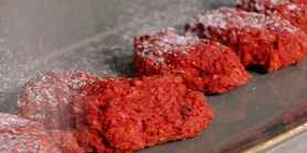 Пісне бурякове печиво: яскравий смак без молока і яєць