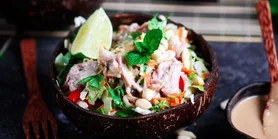 Экзотический салат с тушенкой в азиатском стиле