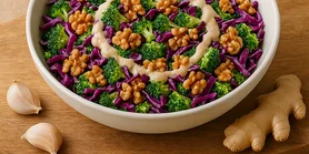 Салат со свежими овощами и грецкими орехами на Песах: с легкой цитрусовой ноткой