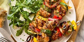 Часниковий, лимонний і курячий: рецепт соковитого шашлику