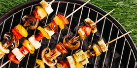 Овочеві шашлички з картоплею: рецепт барбекю з грибами