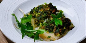 Хек в хрустящей корочке из черемши: ароматный весенний фьюжн