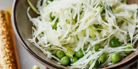 Весенний салат: рецепт с капустой и яблоком: рецепт с капустой и яблоком