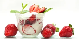 Простіше не буває: рецепт улюбленого німецького десерту "полуничний сир"