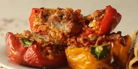 Фаршированный перец с сыром на гриле: рецепт для пикника на природе