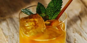 Віскі Смеш: рецепт освіжливого коктейлю з м'ятою