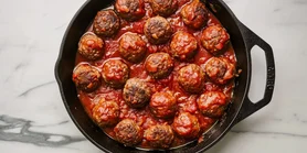 Рецепт идеальных фрикаделек: секрет митболов в томатном соусе от американской бабушки