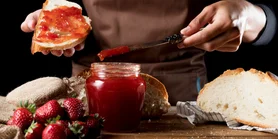 Клубничное варенье с бузиной: два сезонных продукта в одном рецепте - можно приготовить только сейчас