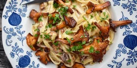 Паста с лисичками и прошутто: рецепт незабываемого летнего ужина