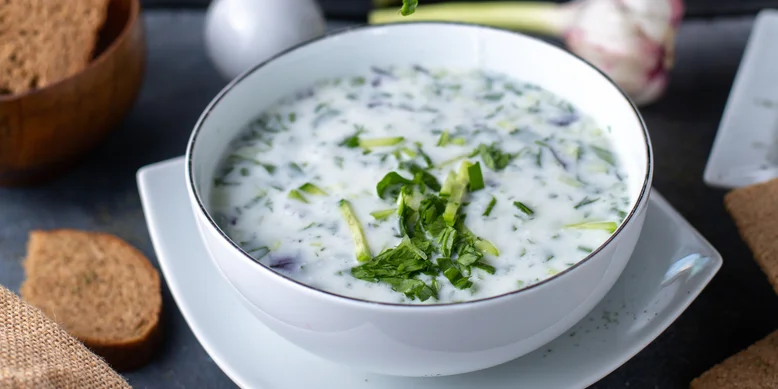 Как приготовить вегетарианскую окрошку с грибами на квасе: освежающий рецепт лета