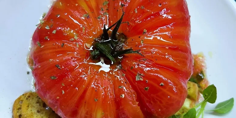 Томатна бурата: рецепт оригінальної овочевої закуски з домашніх помідорів