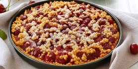 Ніжний та простий. Тертий пиргі з вишнями для літнього чаювання