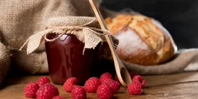 Малина, перетерта з цукром та лимоном - ідеальна заготовка на зиму