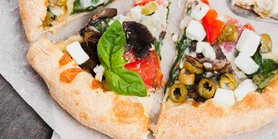 Веганская пицца: рецепт теста и сочной сырной начинки