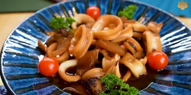 Іка Мешi: рецепт кальмара у соусі