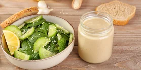 Кремовая кунжутно-имбирная заправка: рецепт аппетитного салатного соуса