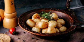 Молодой картофель с зеленью и чесноком в духовке - настоящий летний гарнир от Лилии Цвит