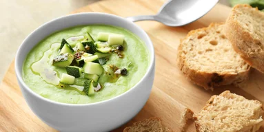 Гаспачо з кабачків і мигдалю: рецепт холодного супу на літо